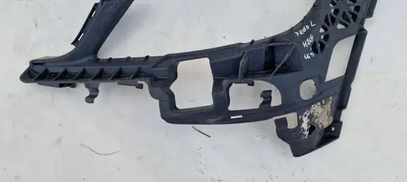 Mercedes-Benz C W204 Front bumper mounting bracket A2048850765