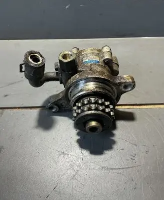 Nissan X-Trail T30 Power steering pump 8H800