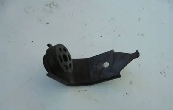 Honda CR-V Radiator mount bracket 