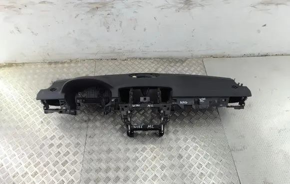 Mercedes-Benz ML W166 Dashboard A1666800487