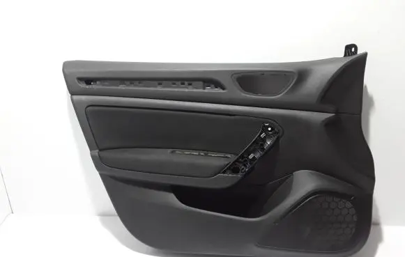 Renault Megane IV Front door card panel trim 809018715R