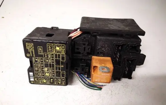 Mitsubishi Pajero Sport I Fuse box set mr409898 232300-6260