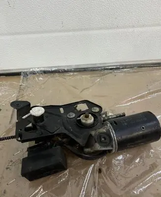 Mercedes-Benz E W124 Sunroof motor/actuator 1248210047 F383