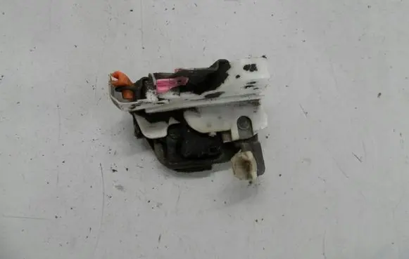 Nissan Sunny Rear door lock 