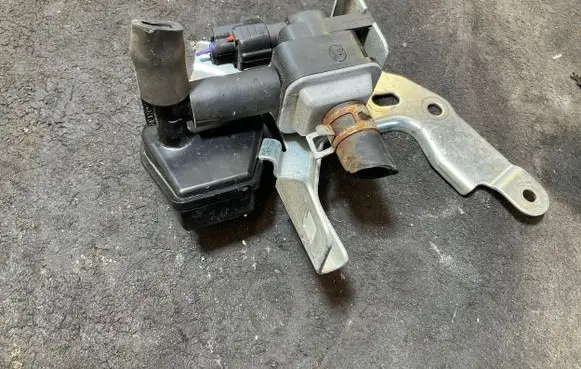 Mazda 2 Valve vacuum 