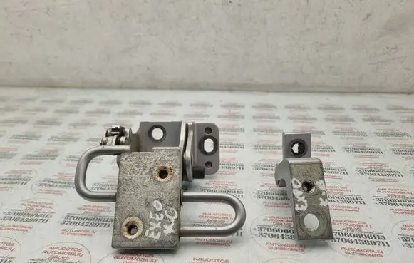 Rear door hinge set