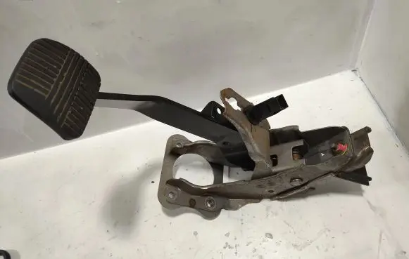 Clutch pedal