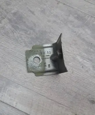 Volkswagen PASSAT B8 Fender mounting bracket 3G0809471