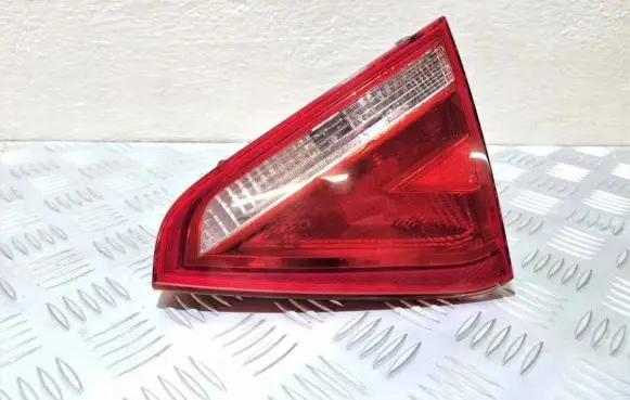 Audi A5 Sportback 8TA Tailgate rear/tail lights 8T0945094