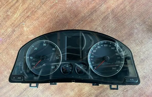 Volkswagen Golf V Speedometer (instrument cluster) 1K0920851B