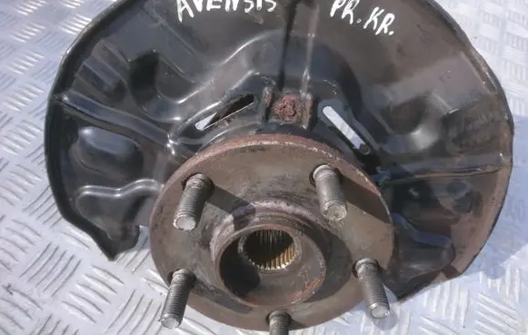 Toyota Avensis T250 Front wheel hub 4321205060