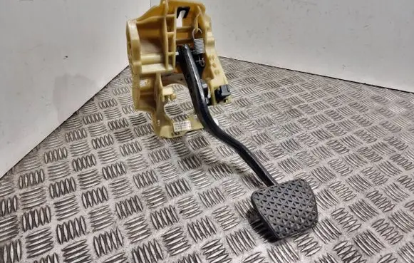 BMW 5 E60 E61 Brake pedal 6769221 4010613C 11105082
