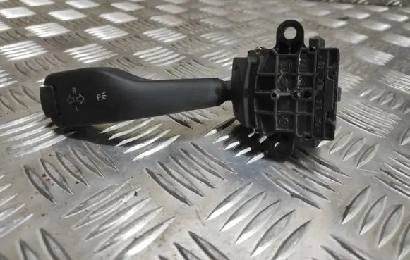 BMW 3 E46 Indicator stalk 8363668