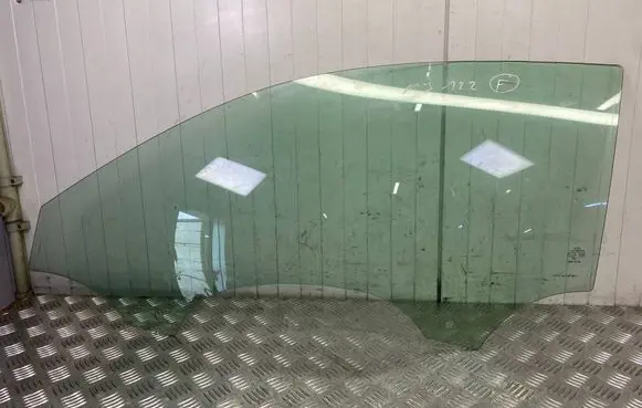 Audi A3 S3 8V Front door window glass four-door 43R001025