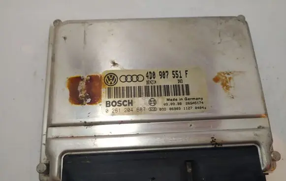 Audi A6 S6 C5 4B Engine control unit/module 0261204687 4D0907551F