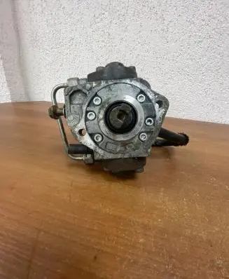 Toyota Avensis T250 Fuel injection high pressure pump 221000R020 E144