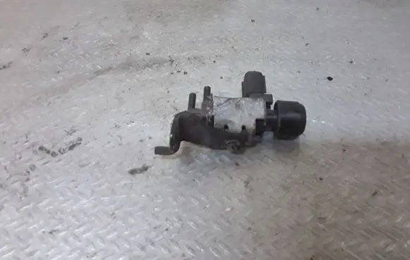 Honda Accord Vacuum valve 