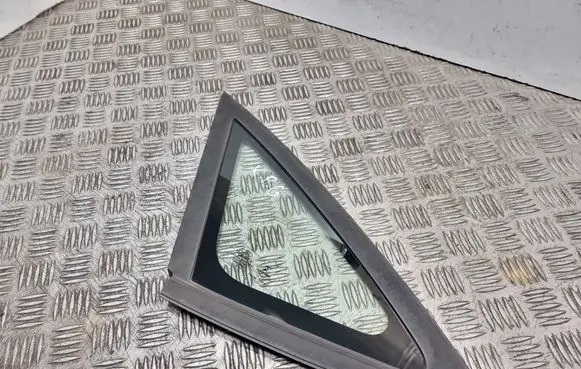 Ford Fiesta Rear side window