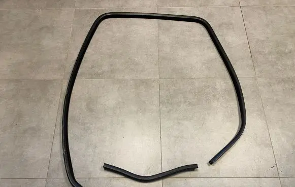 Mercedes-Benz G W461 W463 1st Gen Rear door rubber seal (on body) A4637370330
