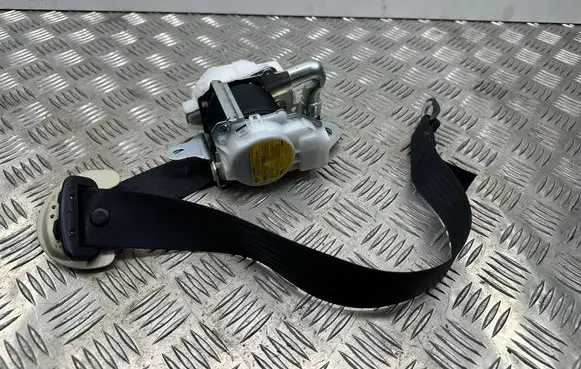 Lexus CT 200H Front seatbelt 7X4270P