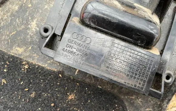 Volkswagen PASSAT B5 Trunk/boot lower side trim panel 4A9864767