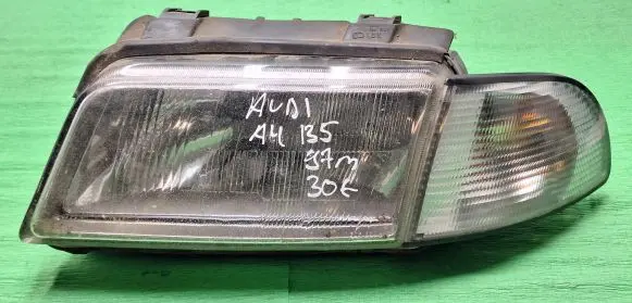 Audi A4 S4 B5 8D Headlight/headlamp 1307022194