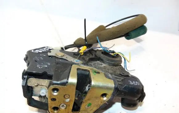 Toyota Camry Front door lock 69030AA050
