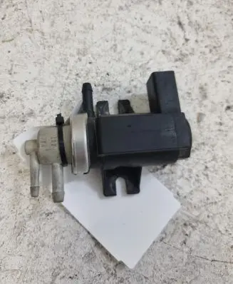 Volkswagen Touareg I Turbo solenoid valve 1J0906627