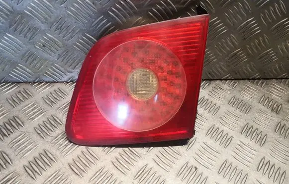 Tailgate rear/tail lights