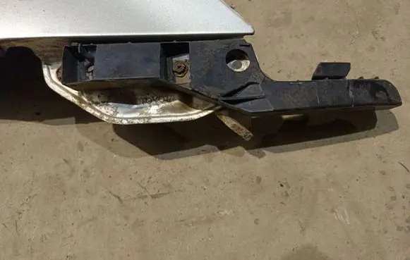 Toyota Avensis Verso Front bumper mounting bracket