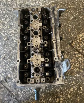 Volkswagen Golf V Engine head 03C103358AG