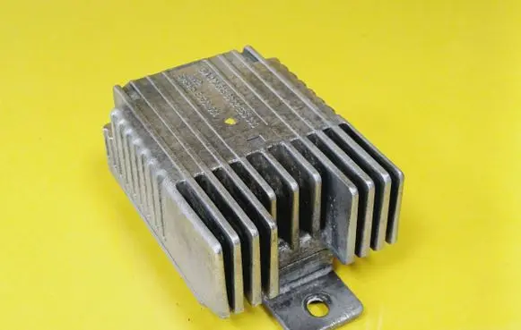 Coolant fan relay