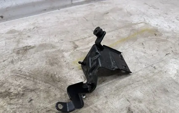 Audi A3 S3 8V ABS pump bracket 5Q1614235E