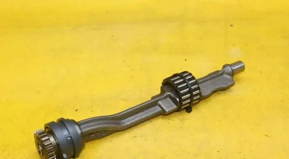 Audi A3 S3 8V Oil pump balance shaft 06H103333B