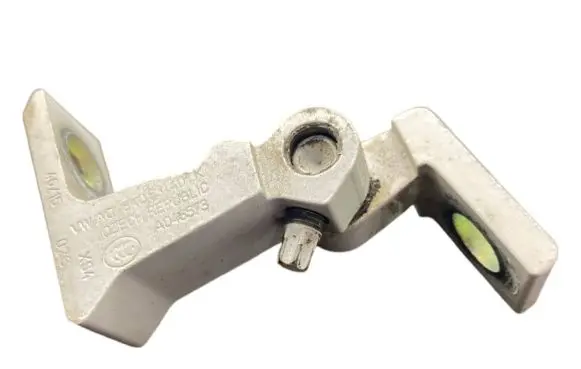 Skoda Yeti (5L) Rear door upper hinge 8K0831401K