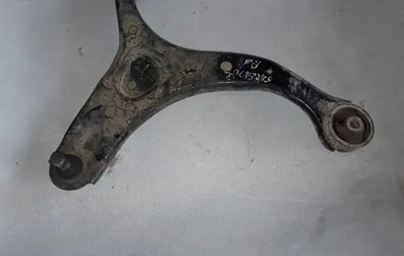 KIA Sorento Front lower control arm/wishbone