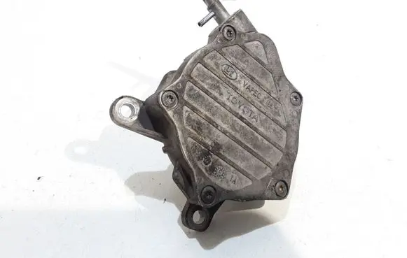 Toyota Avensis T250 Other engine bay part 28110545
