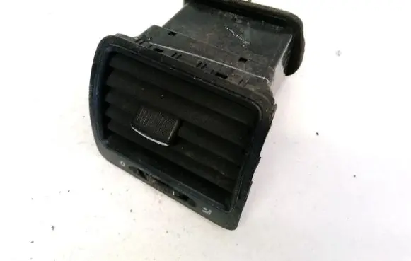 Volkswagen Jetta V Dash center air vent grill 1K0819709