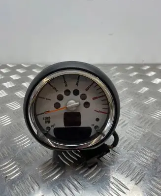 Mini One - Cooper Clubman R55 Speedometer (instrument cluster) 9160223