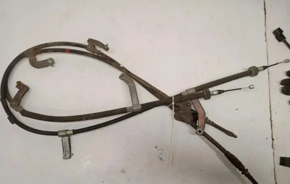 Hyundai i30 Handbrake/parking brake wiring cable 