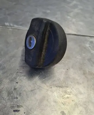 Audi 80 90 B3 Fuel tank filler cap 443201553