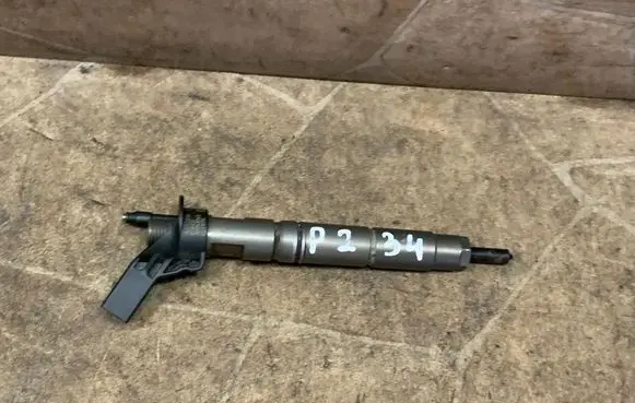 Mercedes-Benz E W211 Fuel injector A6420701387 070331