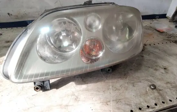 Volkswagen Touran I Headlight/headlamp 20A388