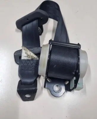 Rear seatbelt