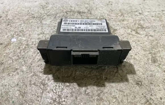 Volkswagen Golf V Gateway control module 1K0907530Q 1K0907951