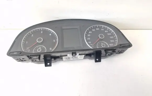 Volkswagen Touran II Speedometer (instrument cluster) 1T0920975A