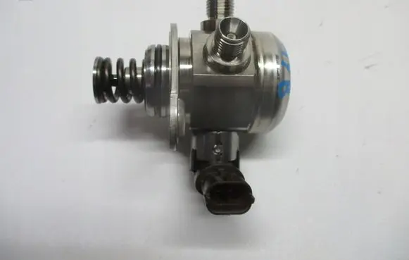 Peugeot Partner III Fuel injection high pressure pump J3P39D376AA