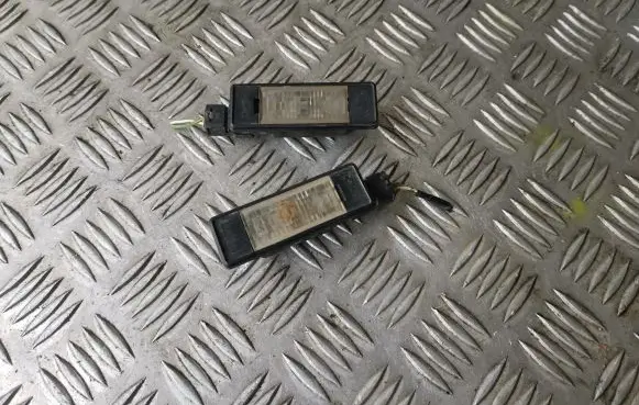 Citroen C4 I Number plate light