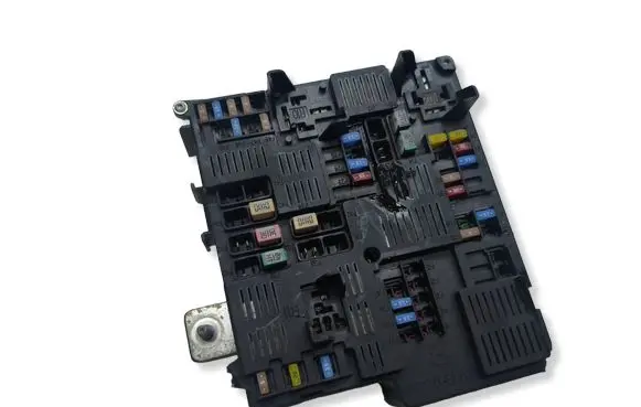 Volvo XC60 Fuse module 32268453 21049