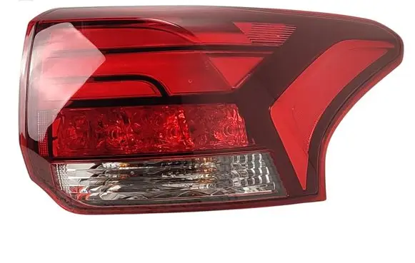 Mitsubishi Outlander Rear/tail lights 202511251229